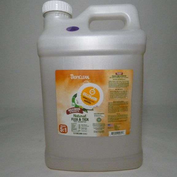 Tropiclean Natural Flea and Tick Dog Shampoo Rio Grande Trade
