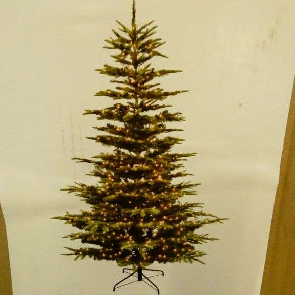 Puleo 7.5 Foot PreLit Aspen Fir Christmas Tree (Heavy) Rio Grande Trade