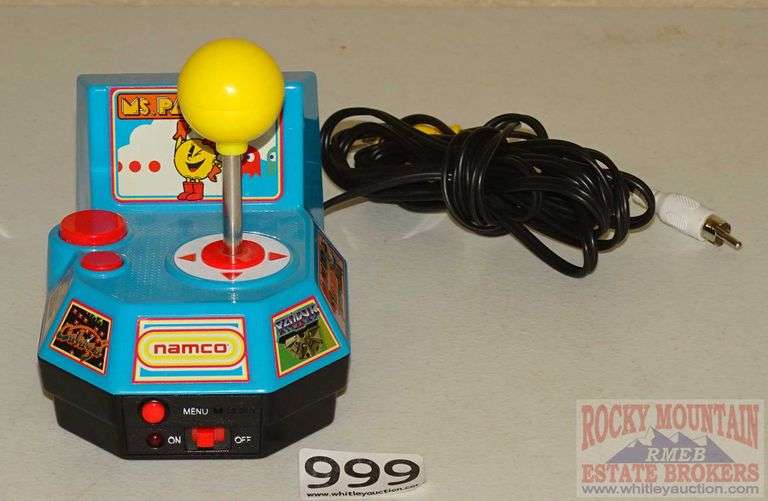 Vintage Style Video Game Unit. Plugs Into Your TV. Rocky Mountain