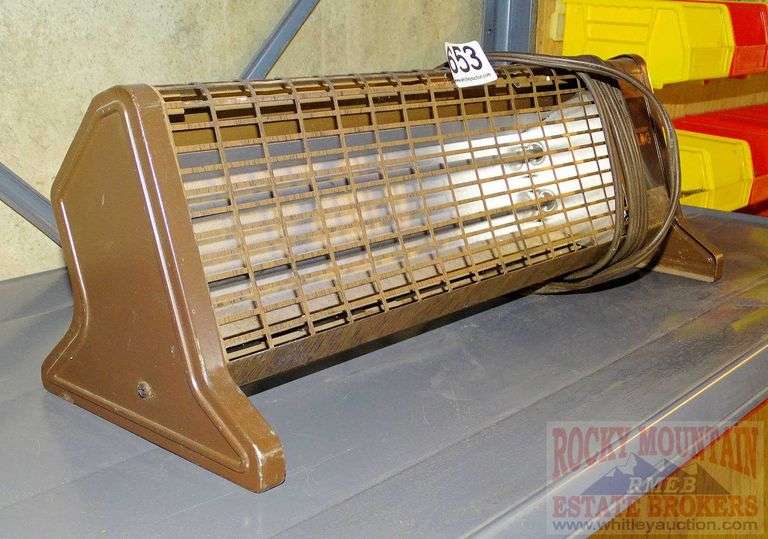 Toastmaster Heat log 1000w electric heater. Rocky Mountain Estate