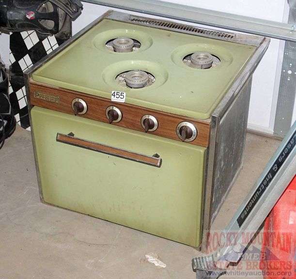 Premier propane camper stove with oven. Rocky Mountain Estate Brokers