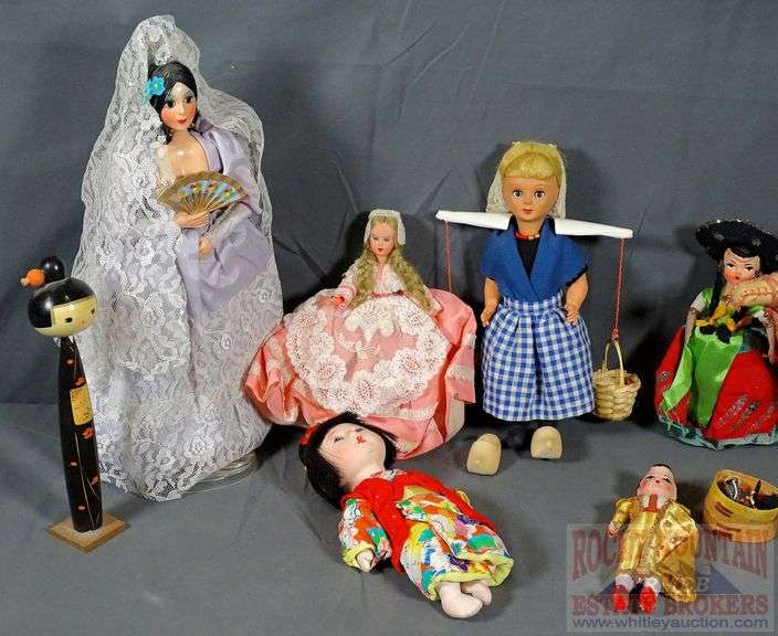 Nice assortment of dolls from around the world. All for one money