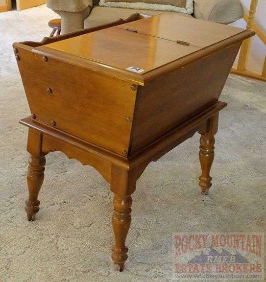 Vintage Hard Rock Maple dough box style end table with interior storage
