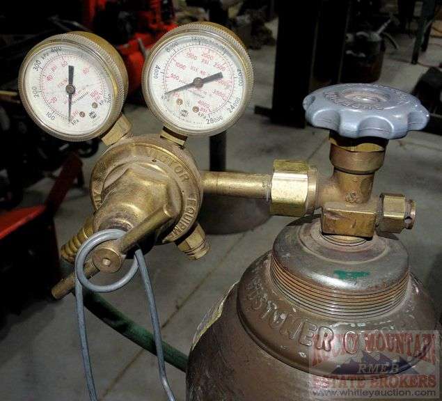 Oxyacetylene welding set with Victor 100C and Smiths torches, Victor