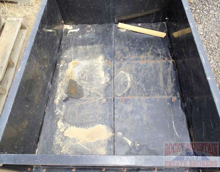 Precise Fit 10 cubic foot lawn tractor dump trailer. May need new tires