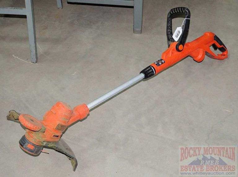 Black & Decker GH900 electric string trimmer. Rocky Mountain Estate