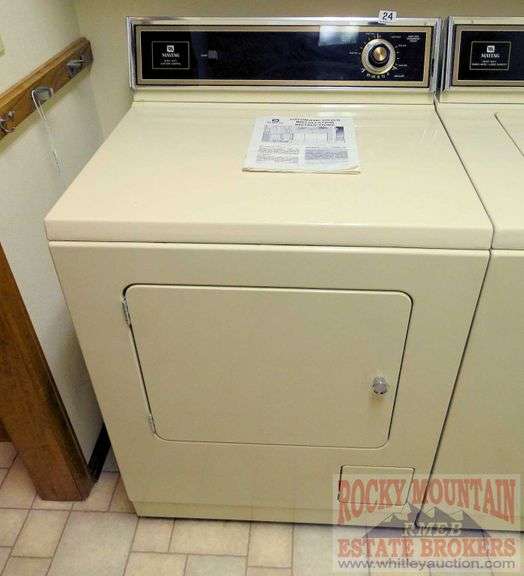 Very nice Maytag heavy duty auto dry control GAS dryer. Rocky