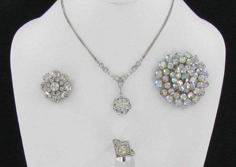 Vintage rhinestone necklace, brooches, ring & more. All for one money
