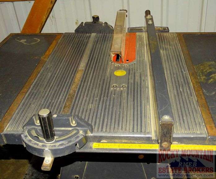 Craftsman 10" table saw 3 rip fence, miter gauge & rolling cart