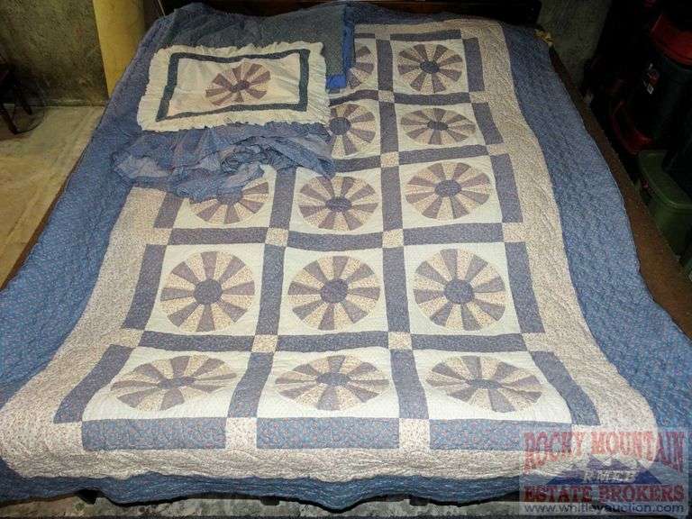 Pinwheel quilt with matching pillow shams, bed skirt and lap blanket 76