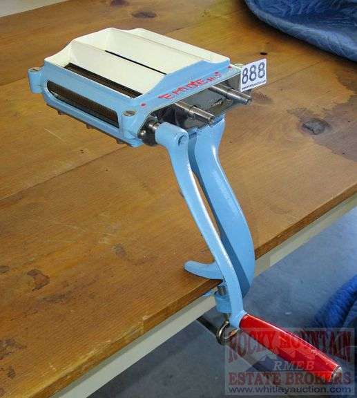 Super cool vintage, cast iron Emide No. 5, made in Germany, pasta maker