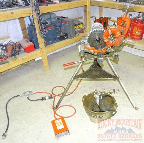 Ridgid 300 pipe threader w/ stand, foot control & oiler. Rocky