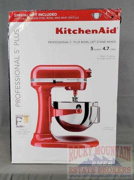 New KitchenAid Professional 5 Quart stand mixer with baker's bundle in ...