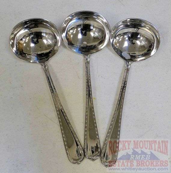 Approx. 18 Hampton Stainless Steel Soup Ladles in Black Plastic