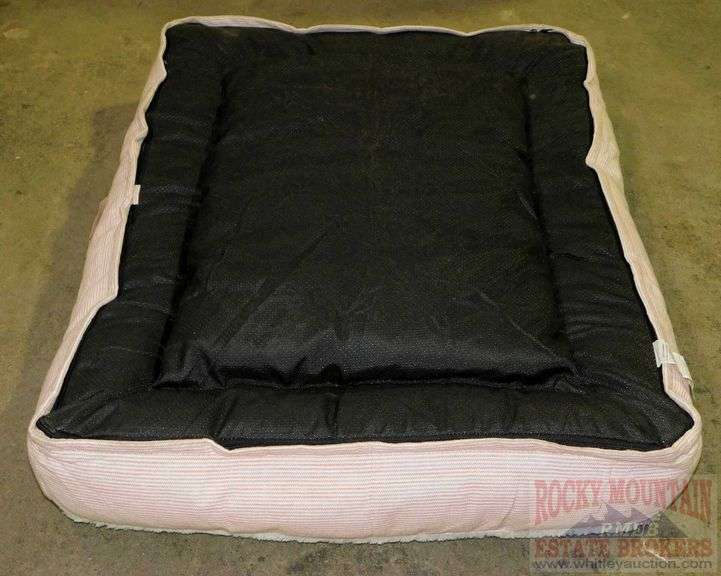 Nice, New Large Size Member's Mark Pet Bed with Washable Cover. Rocky