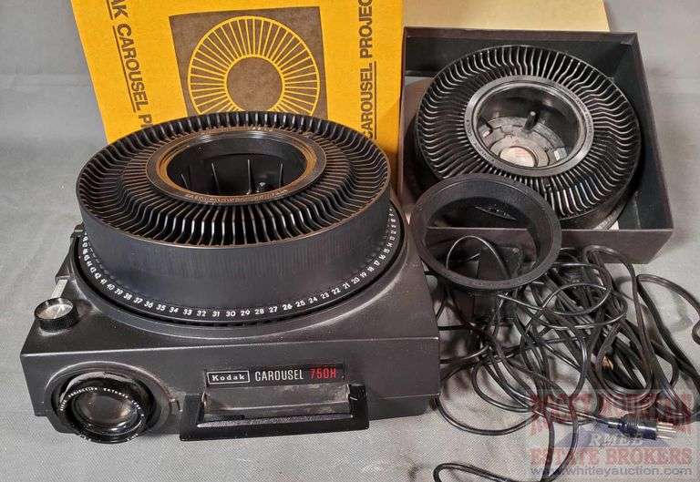 Kodak 750H Carousel Slide Projector W/ Original Box & 2 Carousels. All