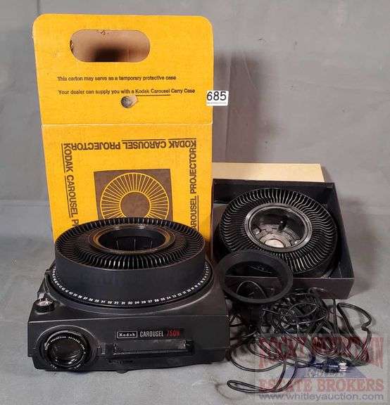Kodak 750H Carousel Slide Projector W/ Original Box & 2 Carousels. All
