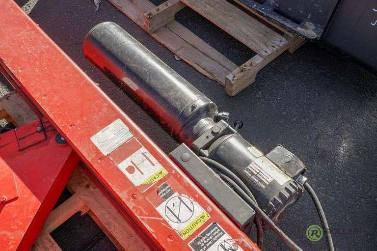 Hunter L401 4Post Alignment Lift, 14,000Lb Roller Auctions