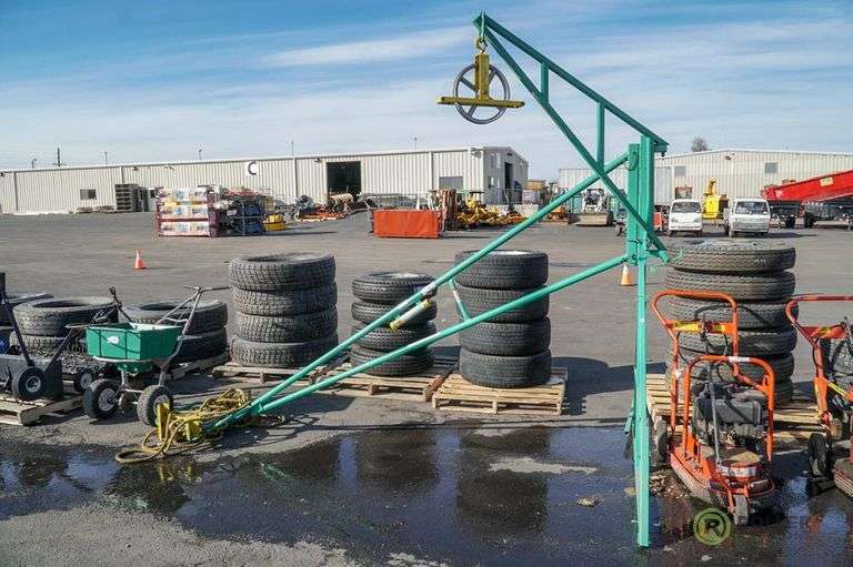 Garlock Roof Manual Hoist Roller Auction