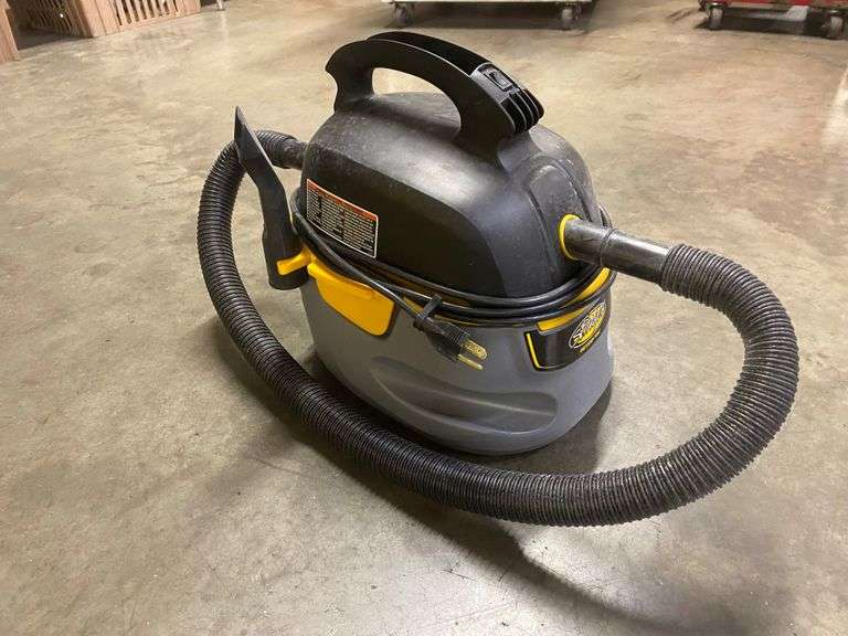 Stinger Wet/Dry Vacuum Roller Auctions