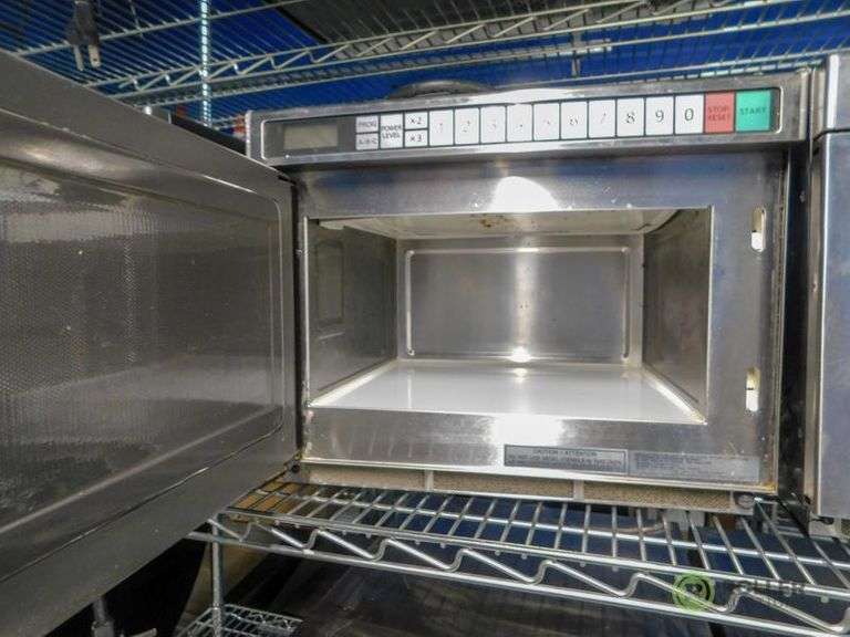 Panasonic Model NE17523 Commerical 1700 Watt Microwave Roller Auction
