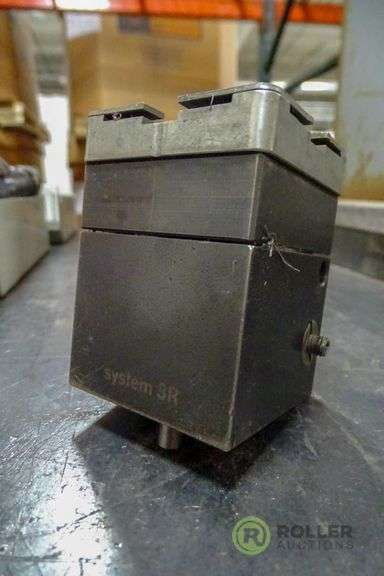(5) System 3R Macro Mini Block Chucks - Roller Auctions