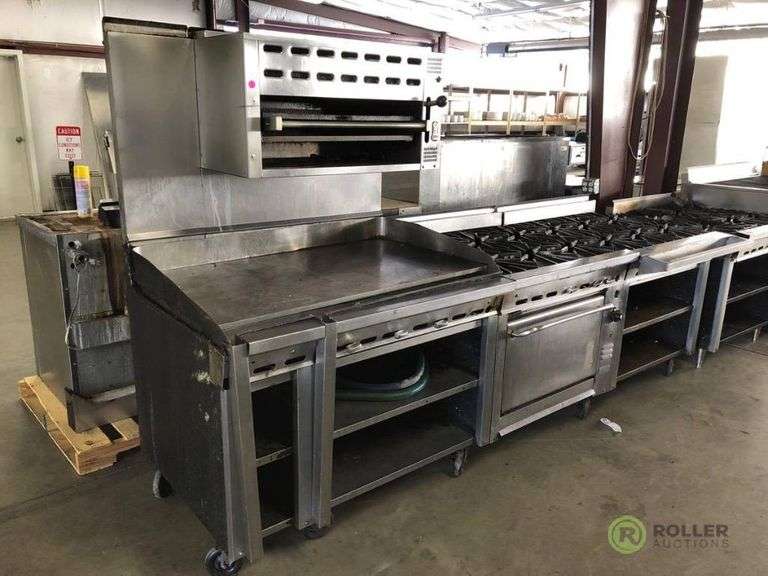 Vectaire 120in Range With 12Burners, 48in Griddle, Lower Oven, Lower