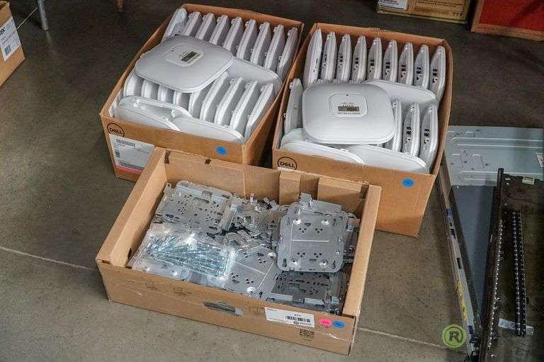 (45) Cisco Wireless Access Points and Brackets Roller Auctions