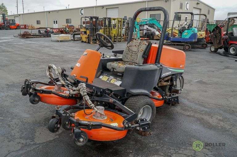 Jacobsen AR3 Ride On Mower, Kubota 3Cylinder Diesel Engine, 72in Cut