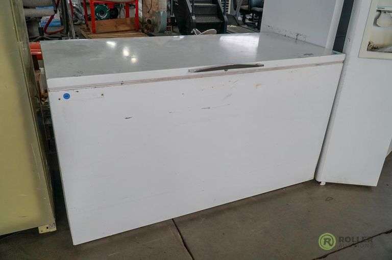 Signature Deluxe 23 Chest Freezer Roller Auctions