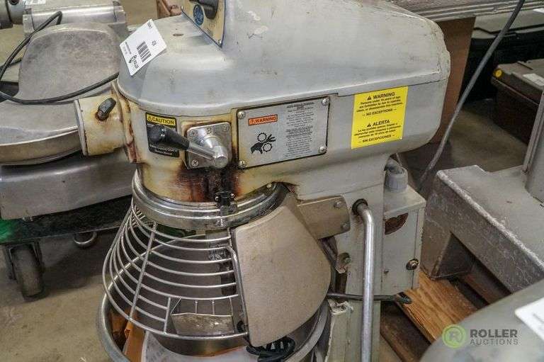 Globe SP20 20QT Mixer With Bowl and Guard Roller Auction