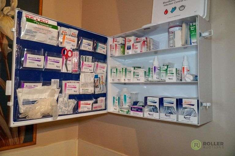 Cintas Wall Mount First Aid Kit With Contents Roller Auctions