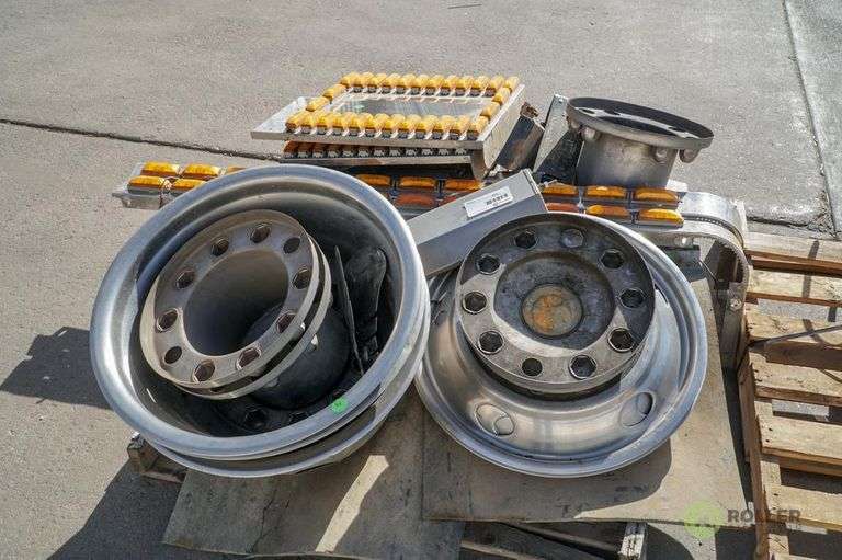 Assorted Peterbilt Truck Parts Roller Auction