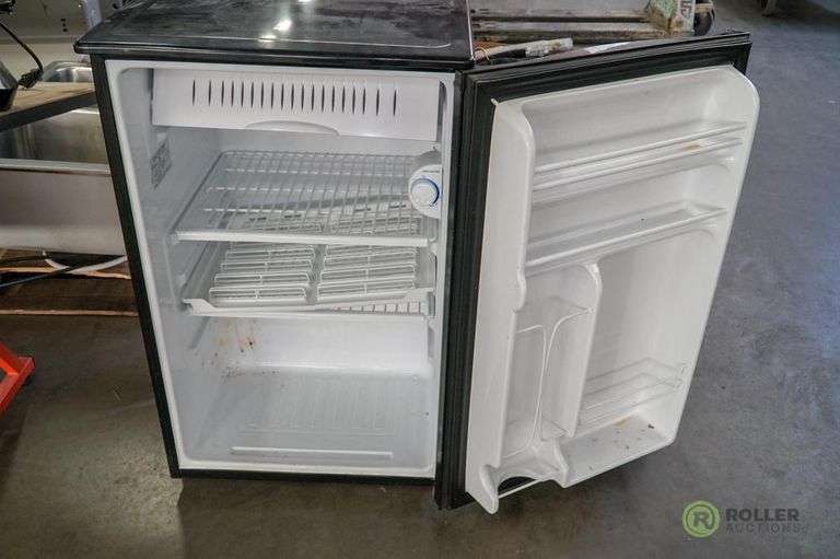 GE TAX4DNCABL Mini Refrigerator Roller Auctions