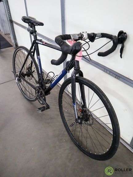 Novara Element Road Bike With Disc Brakes - Roller Auctions