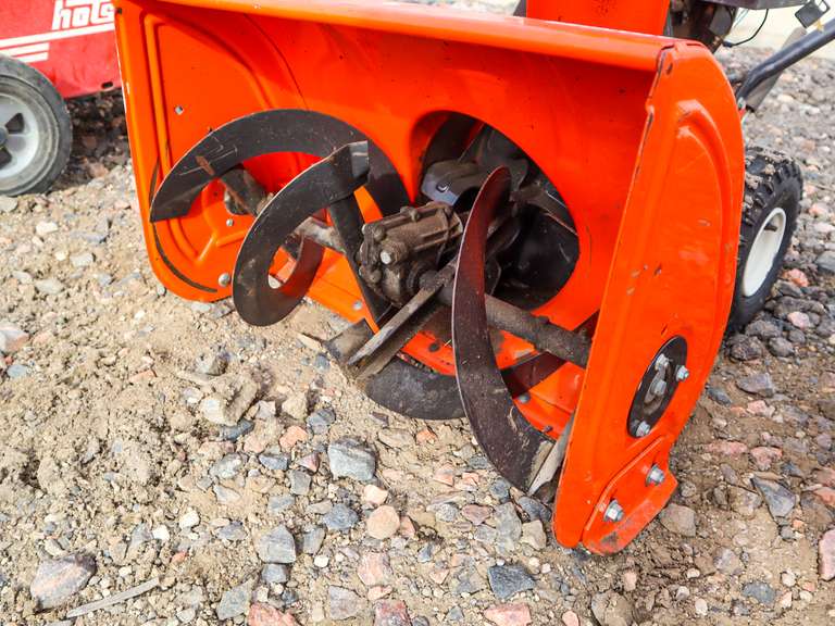 Ariens ST524 Gas Snowblower, 24in Cut, 5 HP Roller Auctions