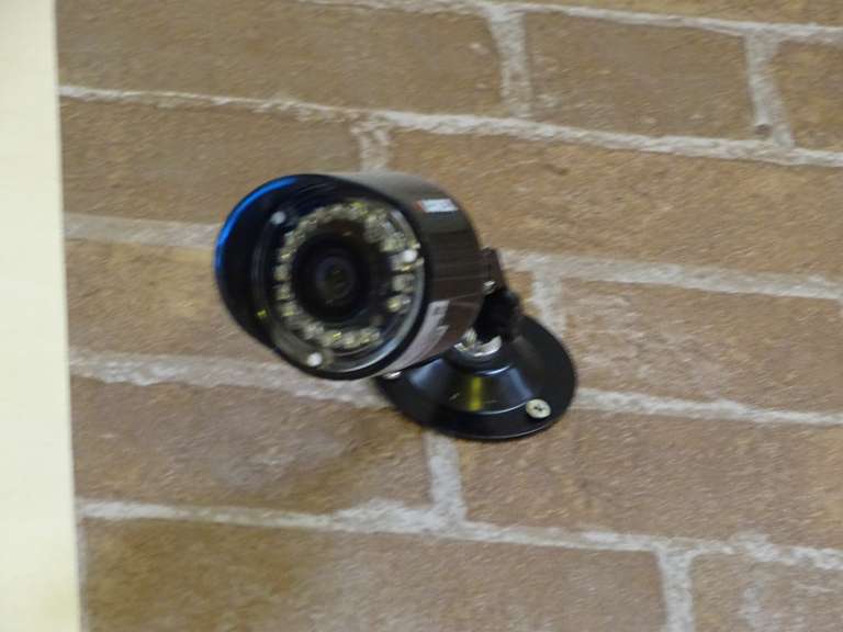 Clearview Security System with (9) Cameras and Monitor Roller Auctions