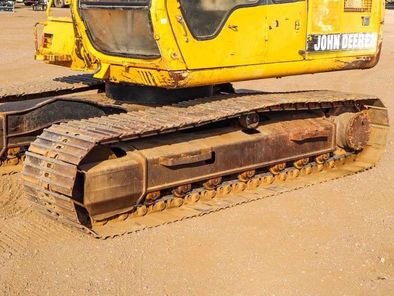 John Deere 490E Hydraulic Excavator, 24in TBG, 30in Bucket with