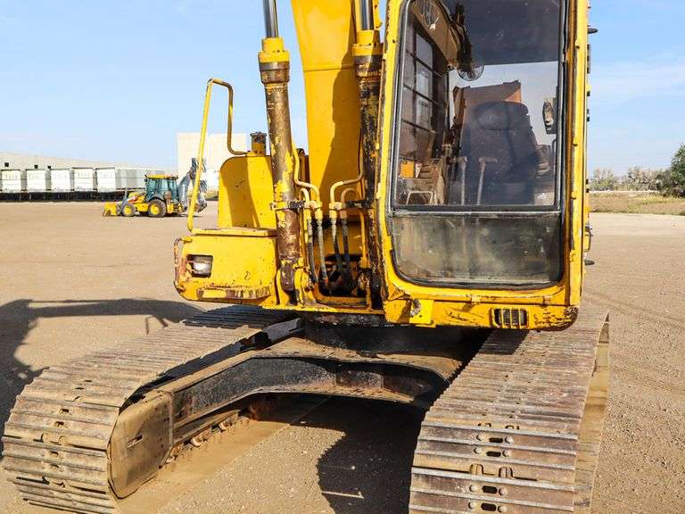 John Deere 490E Hydraulic Excavator, 24in TBG, 30in Bucket with