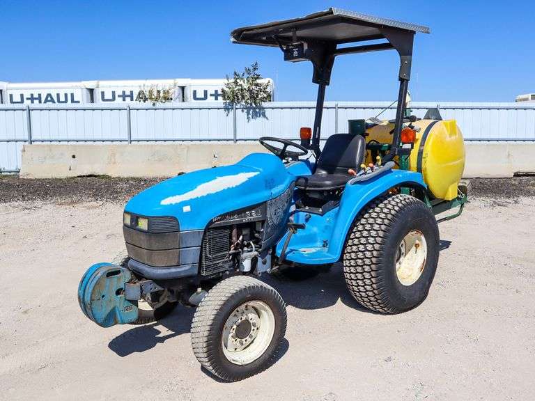 New Holland 1925 Agricultural 4WD Tractor, 3-Cylinder Diesel, PTO, 3-PT ...