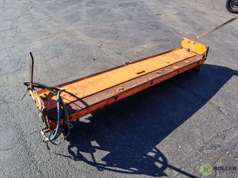 Monroe Tailgate Sander/Spreader Roller Auctions