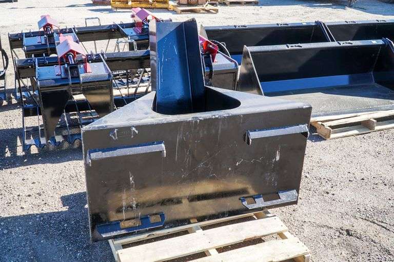 New Kit 1/3 Cubic Yard Concrete Bucket To Fit Skid Steer Loader