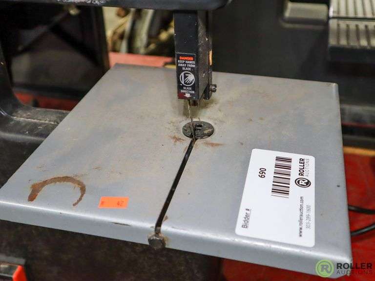 Black & Decker 71/2in Power Bandsaw Roller Auctions