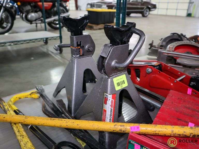 Wheel Chocks, Automotive Jacks, Tire Irons and Pry Bars Roller Auctions