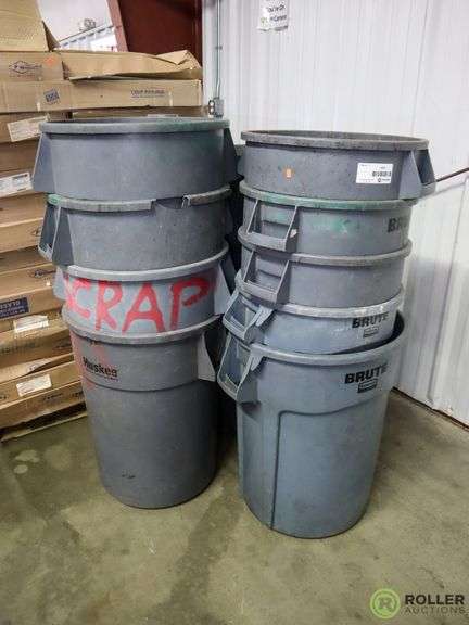 trash barrels with lids