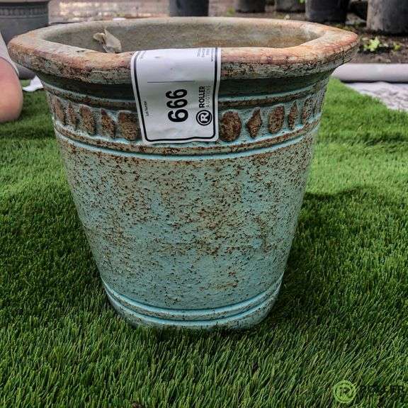 Pottery Roller Auction