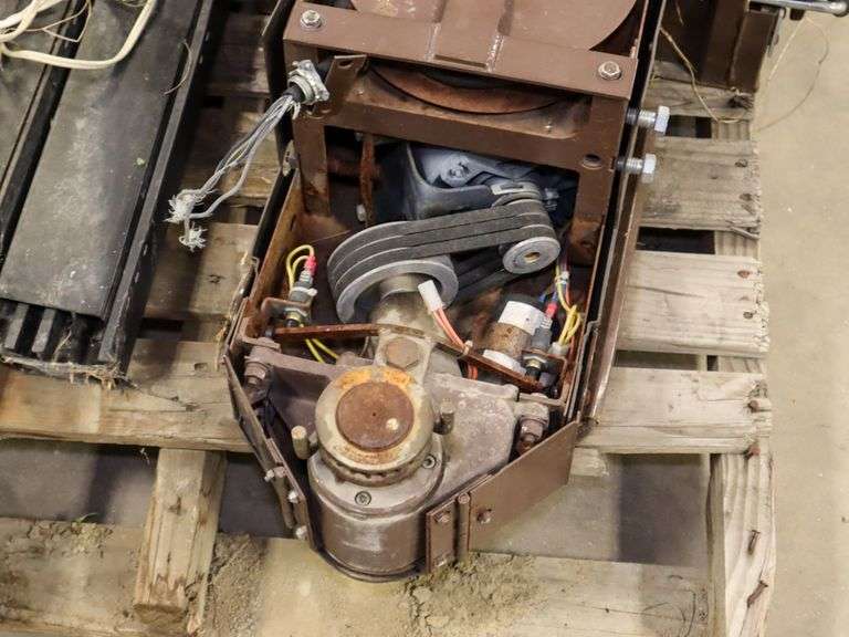 Cheney Liberty Stair Lift, 300Lb Max Capacity Roller Auctions