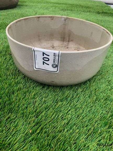 Pottery Roller Auction