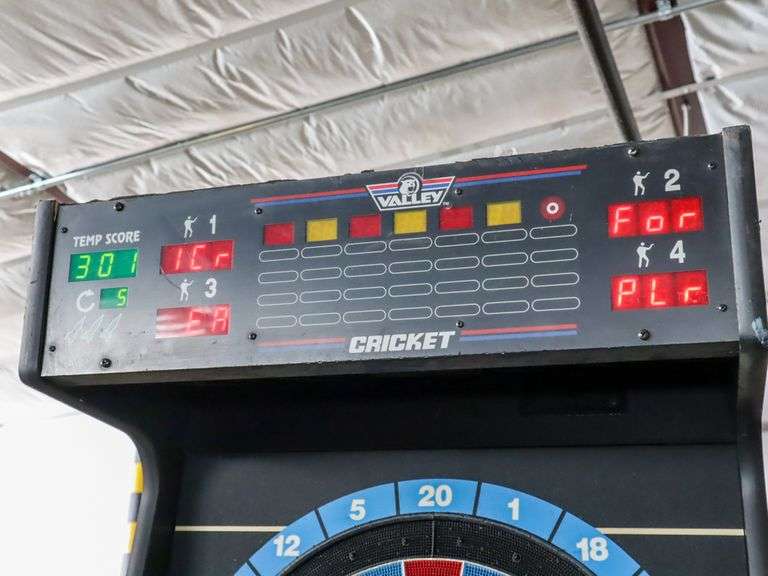 Valley Cougar 8 Dart Board Roller Auctions