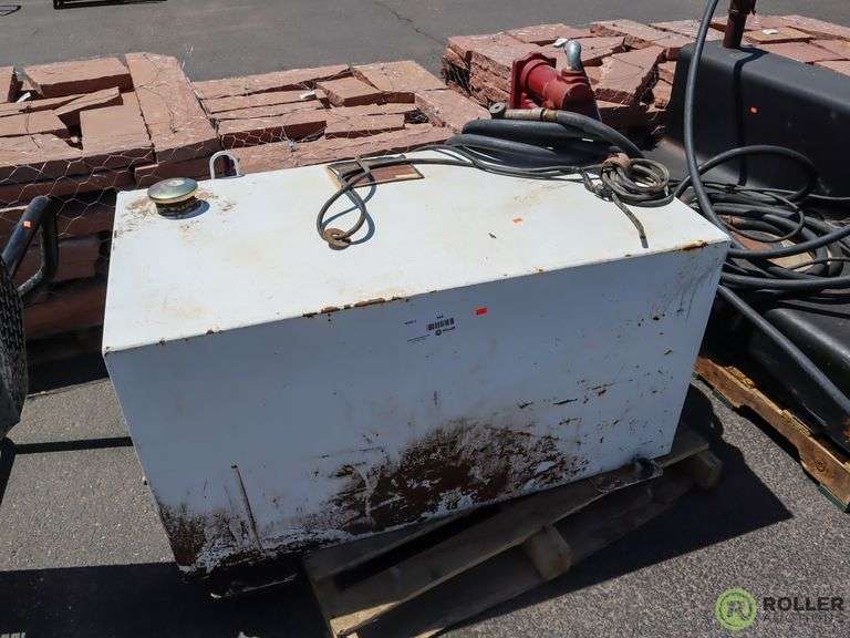 Better Built Fluid Transfer Tank, 100Gallon with Electric Pump